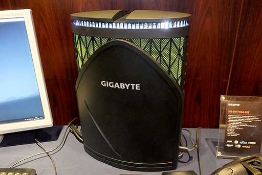 画像ギャラリー No.006のサムネイル画像 / GIGABYTE，ゲーマー向けの超小型ベアボーンキット「BRIX Gaming UHD」を発表。奇抜なデザインのGTX 1070搭載PCも披露された発表会レポート
