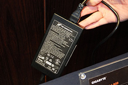 画像ギャラリー No.011のサムネイル画像 / GIGABYTE，ゲーマー向けの超小型ベアボーンキット「BRIX Gaming UHD」を発表。奇抜なデザインのGTX 1070搭載PCも披露された発表会レポート