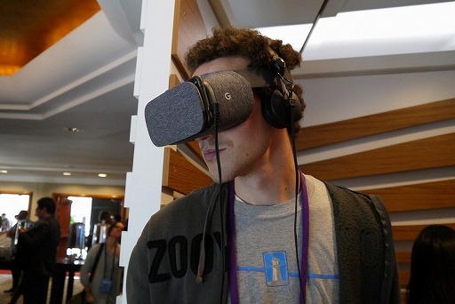 画像ギャラリー No.005のサムネイル画像 / 「Daydream View」の実機を一足早く体験。J．K．ローリング氏監修の「Fantastic Beasts and Where to Find Them」は従来のモバイルVRを超えた美しさに