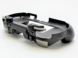 画像ギャラリー No.002のサムネイル画像 / 上越電子工業が「PS Vitaに［L2/R2］トリガーを追加できるグリップ」の新型を発表。「タッチスクリーン側の入力」もサポートする新ボタンが追加に