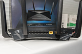 画像ギャラリー No.010のサムネイル画像 / NETGEAR,国内初と謳う11ad対応のゲーマー向け無線LANルーター「Nighthawk X10 R9000」を発表。11ac Wave2対応のエクステンダも