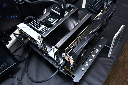 画像ギャラリー No.011のサムネイル画像 / ［COMPUTEX］ハイエンドゲーム環境高速化の最終兵器!? X299チップセットのPCIeレーンをごっそり使うストレージ技術「VROC」とは何か