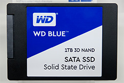 画像ギャラリー No.002のサムネイル画像 / Western Digital,業界初の64層3D NAND採用SSDを8月下旬に発売。SanDiskブランドでも同一仕様の製品を展開