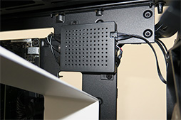 画像ギャラリー No.011のサムネイル画像 / クラウドベースの機械学習でファンを制御？ NZXTがゲーマー向けPCケース「H700i」などを発表