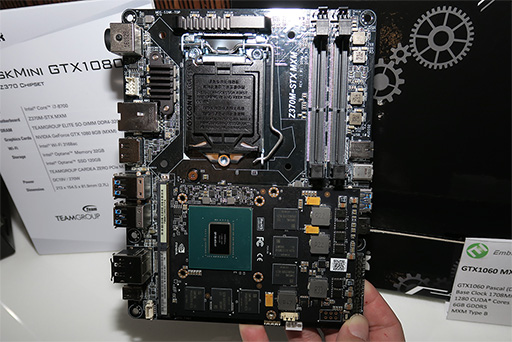 画像ギャラリー No.011のサムネイル画像 / ［CES 2018］世界初，Core XおよびRyzen Threadripper対応のMicroATXマザーボード2製品をASRockが披露