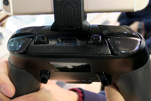 画像ギャラリー No.005のサムネイル画像 / ［CES 2018］スマートフォン用タイトルをゲームパッドでプレイしたい人の切り札となるか？ 「GameSir G5」がけっこうすごい