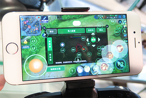 画像ギャラリー No.011のサムネイル画像 / ［CES 2018］スマートフォン用タイトルをゲームパッドでプレイしたい人の切り札となるか？ 「GameSir G5」がけっこうすごい
