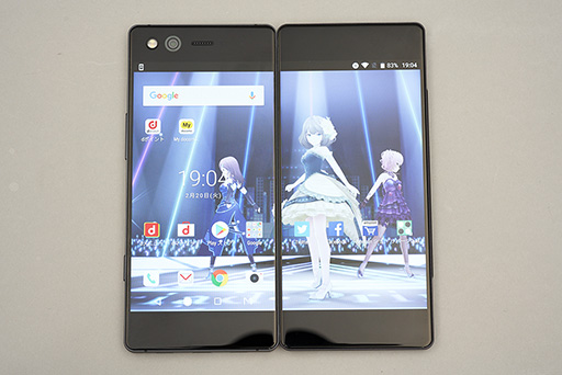 画像ギャラリー No.017のサムネイル画像 / ドコモから発売の2画面スマートフォン「M Z-01K」をテスト。クセの強い端末が輝くのは“ながらプレイ”のとき?
