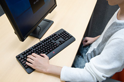 画像ギャラリー No.007のサムネイル画像 / 4Gamerのキーボードレビューをプロゲーマーのdelave氏が新たに担当。まずは既存のキースイッチを一斉テストのうえ,レビュー方針を大いに語る