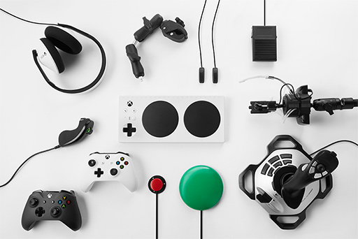 画像ギャラリー No.009のサムネイル画像 / Microsoft，障害者のゲームプレイをサポートする新型ゲームコントローラ「Xbox Adaptive Controller」発表