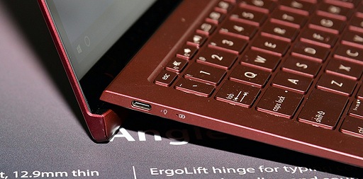 画像ギャラリー No.018のサムネイル画像 / ［COMPUTEX 2018］ASUS，タッチパッドがスクリーンになったZenBook Pro新製品などを発表