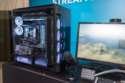 画像ギャラリー No.002のサムネイル画像 / ［COMPUTEX］本体だけで重量約30kg。ゲーム用と配信用2枚のマザーボードが載る超大型のストリーマー向けPCケースをCorsairが訴求