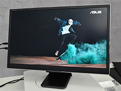 ［COMPUTEX］JOLED製有機ELパネルを使ったASUSのディスプレイ「PQ22UC」をチェック。発色の美しさと黒の締まりは素晴らしい