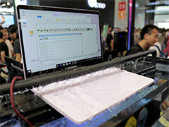 ［CJ2018］水中でも動く!? 水槽の中で動作する「防水ノートPC」に衝撃を受けた