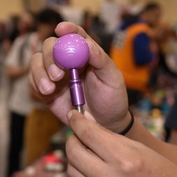 画像ギャラリー No.002のサムネイル画像 / ［EVO2018］レバーシャフトを着脱可能にする「The Link」と，感度調整に対応するレバー「Magenta」。アケコンのカスタマイズを楽しくする2アイテムが面白い
