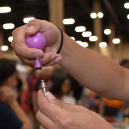 画像ギャラリー No.003のサムネイル画像 / ［EVO2018］レバーシャフトを着脱可能にする「The Link」と，感度調整に対応するレバー「Magenta」。アケコンのカスタマイズを楽しくする2アイテムが面白い