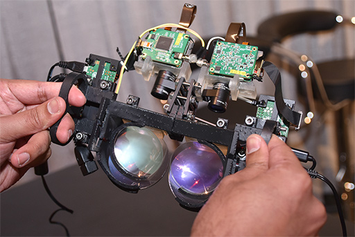 画像ギャラリー No.016のサムネイル画像 / ［SIGGRAPH］接着剤でレンズを試作？ 先端技術展示会「E-TECH」でNVIDIAが研究中のVR関連技術をチェック