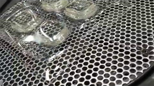 画像ギャラリー No.019のサムネイル画像 / ［SIGGRAPH］接着剤でレンズを試作？ 先端技術展示会「E-TECH」でNVIDIAが研究中のVR関連技術をチェック