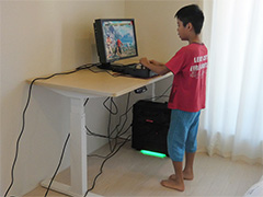 電動で高さ調整可能なスタンディングデスク「FlexiSpot E3」レビュー。ゲーマー女子中学生が組み立てに挑戦
