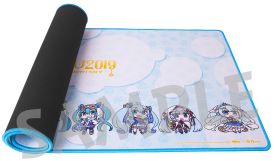 画像ギャラリー No.002のサムネイル画像 / TSUKUMO,初音ミクの「雪ミク」イラスト入りとなるゲーマー向け大型マウスパッドを「SNOW MIKU 2019」限定で販売予定