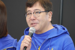 画像ギャラリー No.003のサムネイル画像 / 「メガドライブ ミニ」は言語の切り替えで海外版ソフトもプレイ可能。セガフェス会場で開催されたトークショーレポート