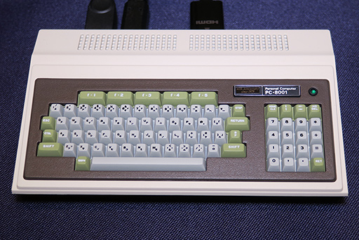 画像ギャラリー No.004のサムネイル画像 / 「PC-8001」を再現した超小型PC「PasocomMini PC-8001」が正式発表。500台限定の40周年記念ノートPCに同梱