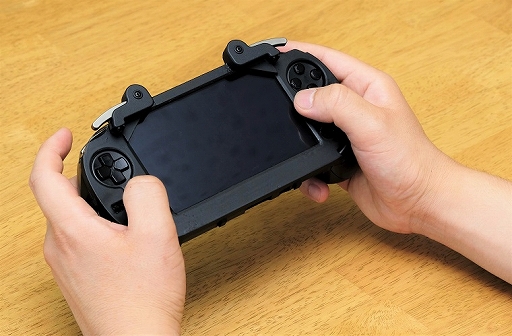 画像ギャラリー No.003のサムネイル画像 / 初代PS Vita向けグリップカバー用「PSVita1000型用 L2/R2後付け前面ボタン」の一般向け予約販売を受付中