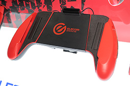 画像ギャラリー No.011のサムネイル画像 / ［TGS 2019］e-Sportsコーナーで，エレコムが発表前の薄型キーボード「TK-ARMA30」やサラウンド対応ヘッドセットを披露