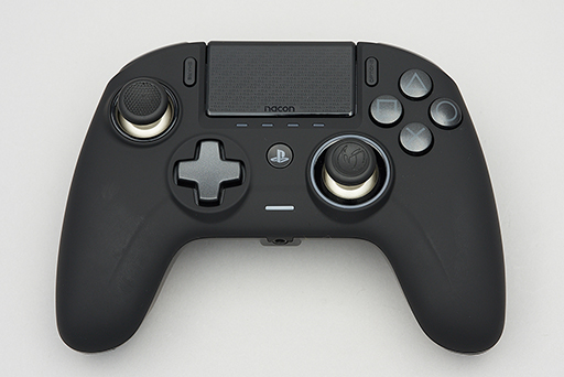 画像ギャラリー No.008のサムネイル画像 / PC＆PS4用ゲームパッド「Revolution Unlimited Pro Controller」レビュー。カスタマイズ可能なゲームパッド新製品の進化点をチェック