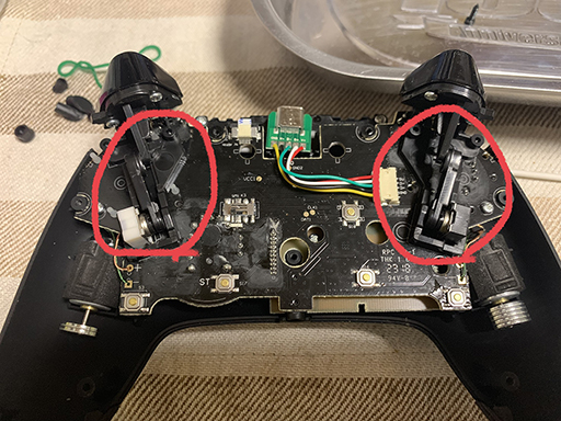 画像ギャラリー No.022のサムネイル画像 / PC＆PS4用ゲームパッド「Revolution Unlimited Pro Controller」レビュー。カスタマイズ可能なゲームパッド新製品の進化点をチェック
