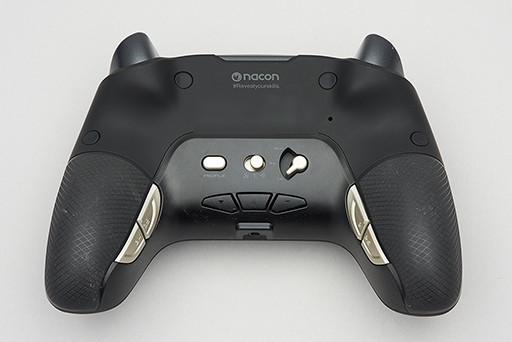 画像ギャラリー No.023のサムネイル画像 / PC＆PS4用ゲームパッド「Revolution Unlimited Pro Controller」レビュー。カスタマイズ可能なゲームパッド新製品の進化点をチェック