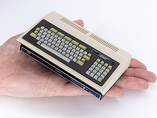 画像ギャラリー No.001のサムネイル画像 / 「PC-8001」を再現した「PasocomMini PC-8001」の一般向け販売が決定。価格は2万4800円（税別）