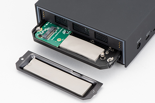 画像ギャラリー No.013のサムネイル画像 / 【PR】Seagateの外付けHDD兼ドック「FireCuda Gaming Dock」は，ゲーマー向けノートPCに欠かせない頼れる相棒だ