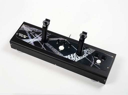 画像ギャラリー No.001のサムネイル画像 / 入手のラストチャンス！ PS4用ツインスティックが期間限定で一般販売。価格は税込約6万円