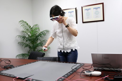 画像ギャラリー No.005のサムネイル画像 / ボドゲ特化を謳うARデバイス「Tilt Five」試遊レポート。AR技術の先に垣間見えるアナログゲームの未来とは