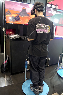 画像ギャラリー No.009のサムネイル画像 / ［TGS 2021］VR用歩行デバイス「Crus」体験してみた。ハーネスや専用シューズが不要で省スペースも魅力だ