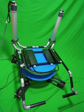 画像ギャラリー No.010のサムネイル画像 / ［TGS2022］Movereブースで見つけた，現実世界とVR空間で対戦するVRゲームをレポート。動くシートと風が，ヒヤリとする落下感を生み出す