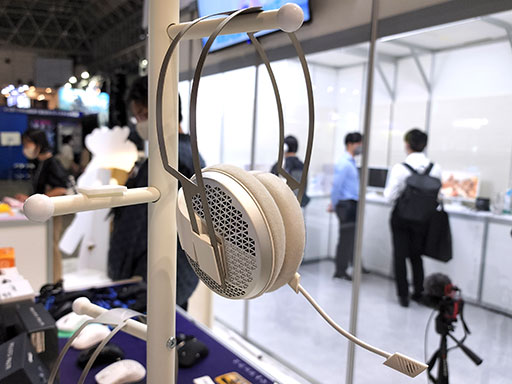 画像ギャラリー No.002のサムネイル画像 / ［TGS2022］フェルマーブースで，200g未満の軽量開放型ヘッドセットや最小約42gの超軽量ワイヤレスマウスを試してみよう