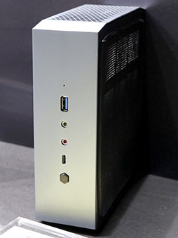 画像ギャラリー No.008のサムネイル画像 / ［TGS2022］高性能なゲーマー向け小型据え置きPC「HX99G」がTGSで初公開。大きなデスクトップPCは避けたい人なら要チェックだ