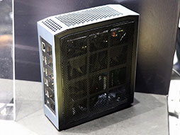 画像ギャラリー No.010のサムネイル画像 / ［TGS2022］高性能なゲーマー向け小型据え置きPC「HX99G」がTGSで初公開。大きなデスクトップPCは避けたい人なら要チェックだ