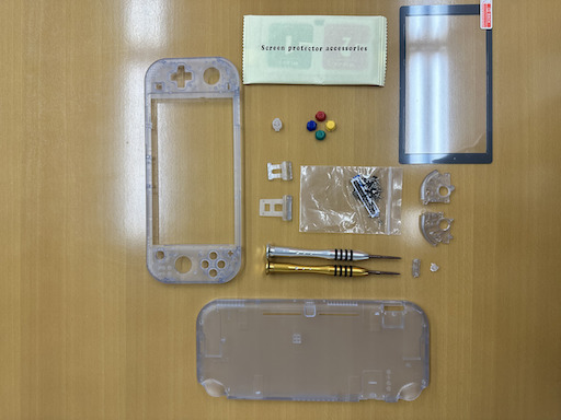 画像ギャラリー No.003のサムネイル画像 / Switch Liteのボディを透明にしたかったので,分解して交換してみた(「買い物Surfer」第14回)