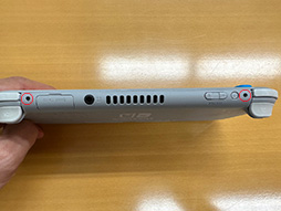 画像ギャラリー No.006のサムネイル画像 / Switch Liteのボディを透明にしたかったので,分解して交換してみた(「買い物Surfer」第14回)
