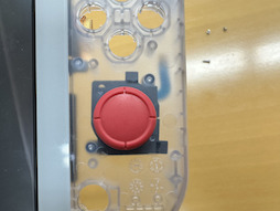 画像ギャラリー No.087のサムネイル画像 / Switch Liteのボディを透明にしたかったので，分解して交換してみた（「買い物Surfer」第14回）