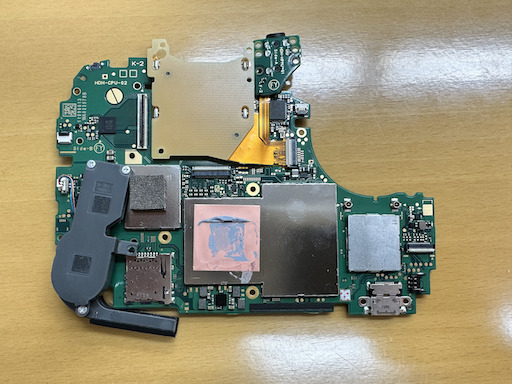 画像ギャラリー No.113のサムネイル画像 / Switch Liteのボディを透明にしたかったので，分解して交換してみた（「買い物Surfer」第14回）