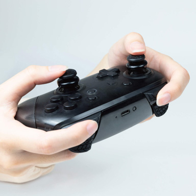 画像ギャラリー No.002のサムネイル画像 / ボタンに貼る滑り止めシールなどSwitchプロコン用のアクセサリー3点セットが発売に