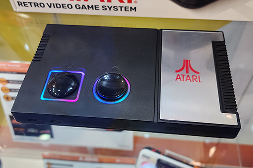 画像ギャラリー No.011のサムネイル画像 / Atari 50周年記念のゲーム機が，ミニサイズレトロゲーム機の「My Arcade」から2023年末に登場。実機をチェックしてきた