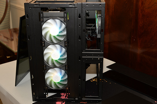 画像ギャラリー No.006のサムネイル画像 / 自作PCはPCケースも自分流で組み立てる時代に? InWinが5つのユニットで合体・変形できるPCケース「ModFree」を発表