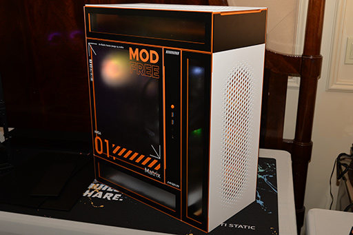 画像ギャラリー No.007のサムネイル画像 / 自作PCはPCケースも自分流で組み立てる時代に? InWinが5つのユニットで合体・変形できるPCケース「ModFree」を発表