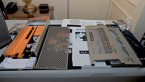 画像ギャラリー No.011のサムネイル画像 / 自作PCはPCケースも自分流で組み立てる時代に? InWinが5つのユニットで合体・変形できるPCケース「ModFree」を発表