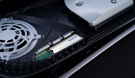 画像ギャラリー No.003のサムネイル画像 / ヒートシンク付きPS5向けM.2 SSDの容量4TBモデルがADATAから